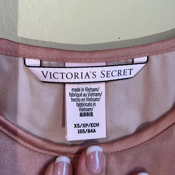 Victoria’s Secret Cropped Cami - Picture 3 of 4